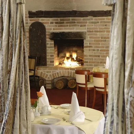 Hotel Embassy