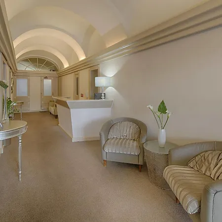 Hotel Hotel Embassy 4*