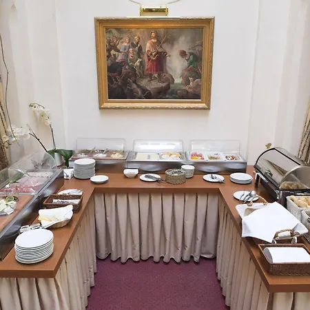 Hotel Embassy Hotel